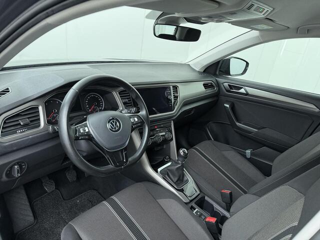 Volkswagen T-Roc 1.0 TSI Style | 110 PK | Adaptive cruise control | Climate control | Navigatiesysteem | Apple Carplay/Android Auto |