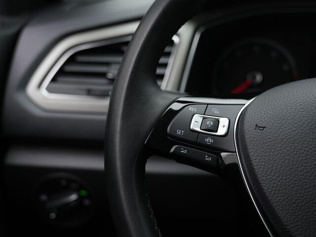 Volkswagen T-Roc 1.0 TSI 115 pk | Achteruitrijcamera | Stoelverwarming | Navigatie | Adaptive Cruise
