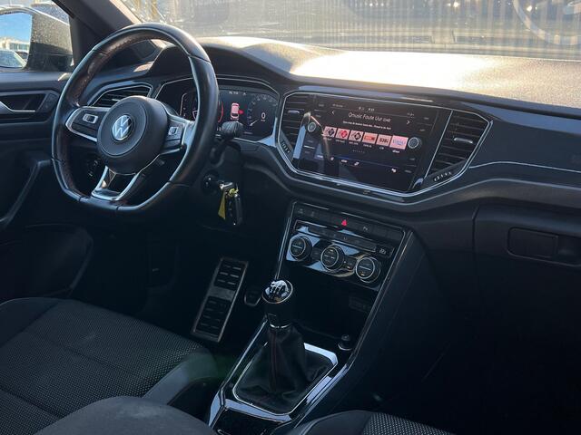 Volkswagen T-Roc 1.5 TSI 150pk Sport Business R Panoramadak Trekhaak