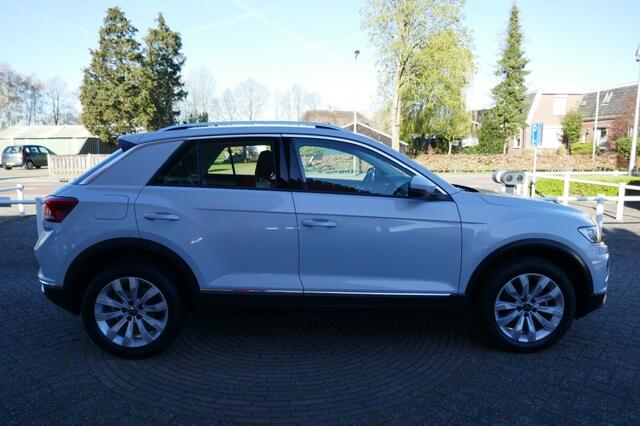 Volkswagen T-Roc 1.5 TSI SPORT 150 PK CAMERA/TREKHAAK/ELEKTR.AKLEP/ADAPT.CRUISE