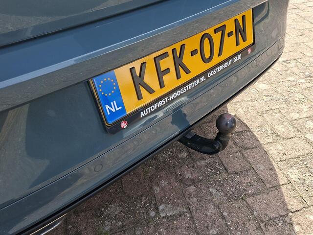 Volkswagen T-Roc 1.5 TSI R-Line Automaat, Carplay, trekhaak, cruise