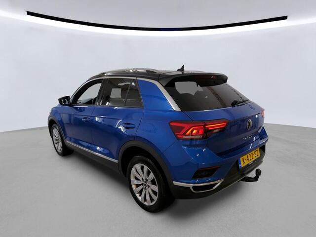 Volkswagen T-Roc 1.5 TSI 150pk DSG Sport / Virtual Cockpit / LED / Navigatie / Camera / Afneembare Trekhaak / 17" LMV
