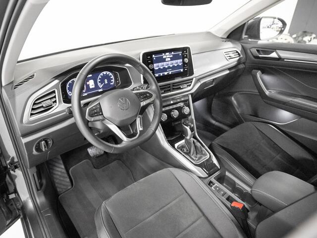 Volkswagen T-Roc 1.5 TSI Life IQ LIghts ACC Stoelv