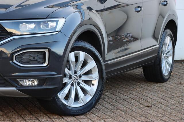 Volkswagen T-Roc 1.5 TSI Sport | Pano | ACC | Sensoren | Navi | Carplay