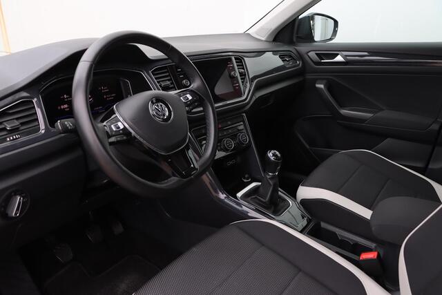 Volkswagen T-Roc 1.0 TSI Sport | Adaptive | Sensoren | Trekhaak