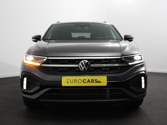 Volkswagen T-Roc 1.5 TSI DSG R-Line + Design pakket Black style | Panorama dak | Trekhaak | Navigatie | Apple Carplay/Android Auto | Climate control