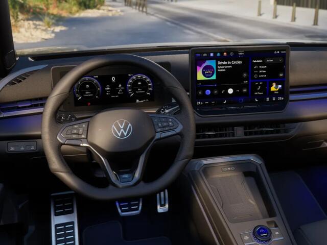 Volkswagen T-Roc R-Line First Edition 1.5 eTSI 150 PK 7 versn. DSG · Assistance Pakket · Black Style Pakket · Panoramaschuif-kanteldak · Sport pakket ·