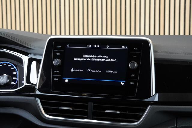 Volkswagen T-Roc 1.5TSI/ 150pk R-Line DSG|2022|Trekhaak|18"LMV|PDC+Assist|Cruise+ACC|Stoelverwarming|Carplay/AndroidAuto|Blindspot