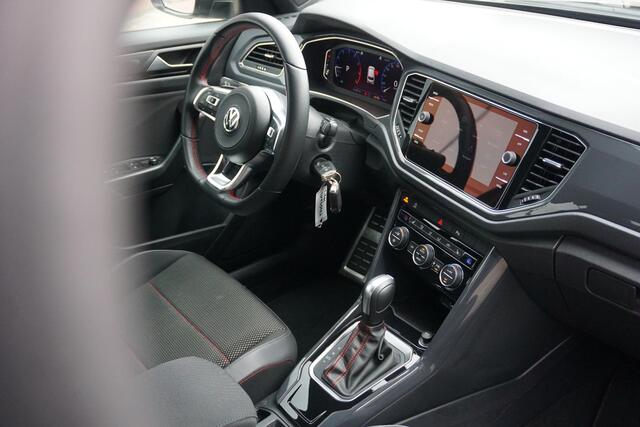 Volkswagen T-Roc 1.5 TSI Sport | LED | ACC | Camera
