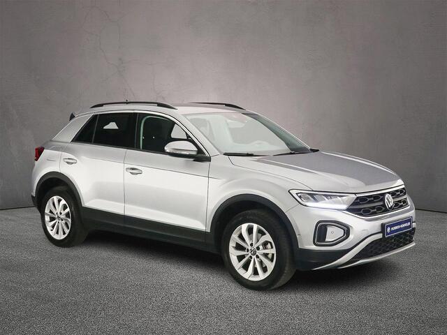 Volkswagen T-Roc Life Edition 1.5 TSI 150pk DSG Automaat Adaptive cruise control, Achteruitrijcamera, LED koplampen, App connect, Parkeersensoren, Airco, DAB, Radio