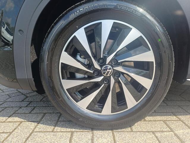 Volkswagen T-Roc Life First Edition 1.5 eTSI 85 kW / 116 PK 7-DSG | Ambient pakket | Comfort pakket | Trekhaak |