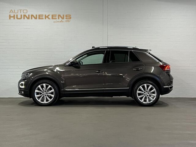 Volkswagen T-Roc 1.5 TSI Sport Open dak | Adapt. cruise | Carplay | Climate control | Navigatie | 18'' lichtmetalen wielen