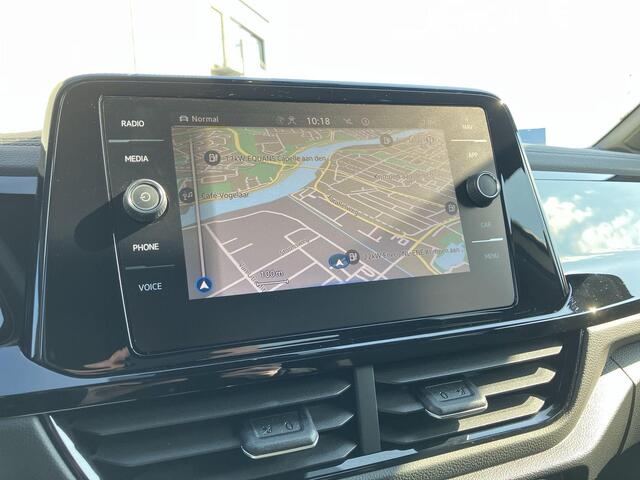 Volkswagen T-Roc 1.5TSI/150PK R-Line Black Style DSG · Panoramadak · Apple/Android Car Play · Trekhaak · Camera ·