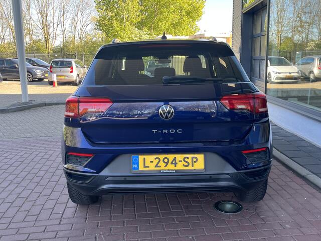 Volkswagen T-Roc 1.0 TSI Style Business / Stoelverwarming / Adaptive Cruise / Navi / PDC