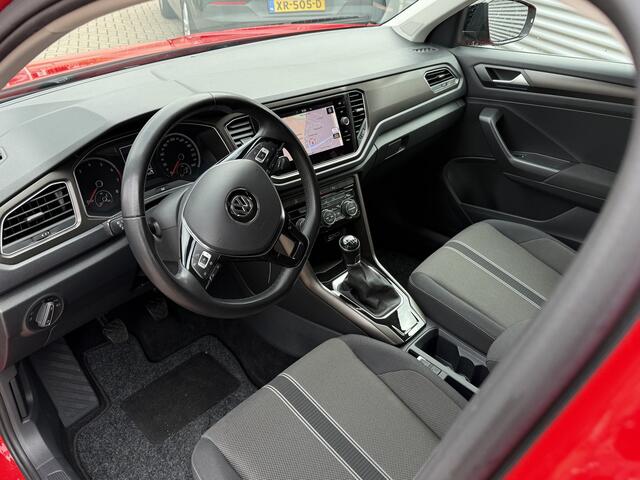 Volkswagen T-Roc 1.0 TSI Style slechts 77.628km!!! | PDC V+A | Navi | ACC | Apple Carplay/Android Auto | Clima | LM Velgen | RIJKLAARPRIJS INCL 12 MAANDEN GARANTIE EN BEURT