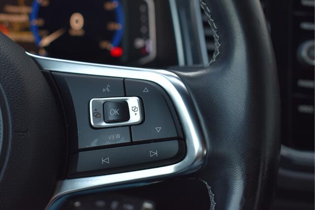 Volkswagen T-Roc 1.5 TSI R-line Virtual cockpit, Trekhaak, Adaptive cruise, Carplay, DAB, NAP