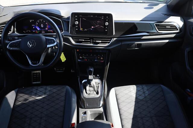 Volkswagen T-Roc 1.5 TSI R-Line Afneembare trekhaak Digital cockpit, R-Line in- en exterieur, achteruitrijcamera, navigatie, spiegel pakket, park assist, light assist, LED plus, adaptieve cruise control (acc), licht & regensensor, climatronic, draadloos Apple Carplay / An