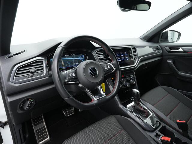 Volkswagen T-Roc 1.5 TSI 150 pk DSG Sport | Achteruitrijcamera | Adaptive Cruise | Elektrische achterklep | Navigatie