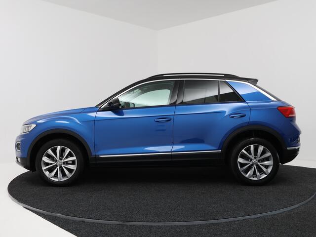 Volkswagen T-Roc 1.5 TSI Style | Trekhaak | Apple Carplay/Android Auto | 17"LM Velgen | Nederlandse Auto | NAP |