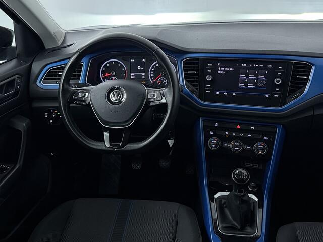 Volkswagen T-Roc 1.5 TSI Style | Trekhaak | Apple Carplay/Android Auto | 17"LM Velgen | Nederlandse Auto | NAP |