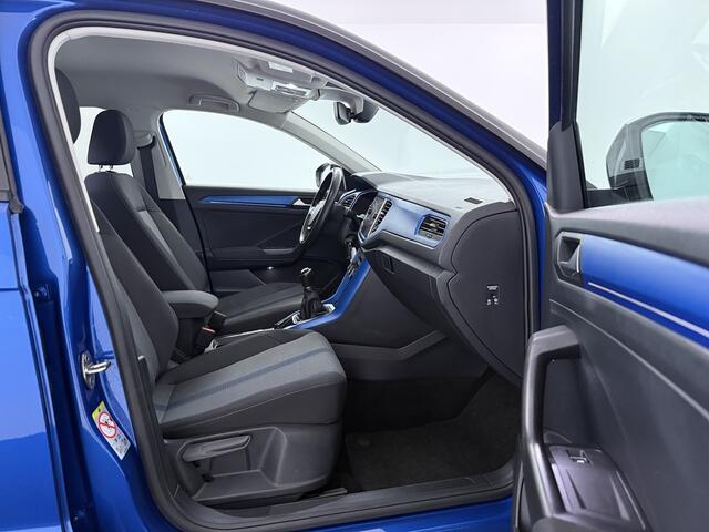 Volkswagen T-Roc 1.5 TSI Style | Trekhaak | Apple Carplay/Android Auto | 17"LM Velgen | Nederlandse Auto | NAP |