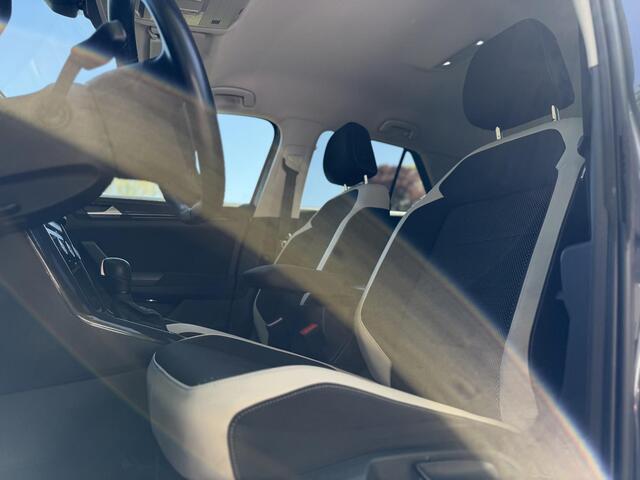 Volkswagen T-Roc 1.5 TSI Sport 150PK DSG | Camera | Adpative | DigiDash | Led |