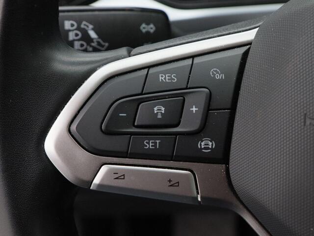 Volkswagen T-Roc 1.0 TS 110 Pk Life Edition | Trekhaak | Camera | Adaptive Cruise | Airco | Carplay | 17 Inch | 59.639 Km !!