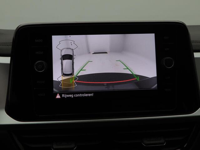 Volkswagen T-Roc 1.0 TS 110 Pk Life Edition | Trekhaak | Camera | Adaptive Cruise | Airco | Carplay | 17 Inch | 59.639 Km !!