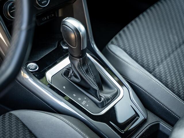 Volkswagen T-Roc 1.5 TSI R-line // Camera // ACC // Carplay // PDC