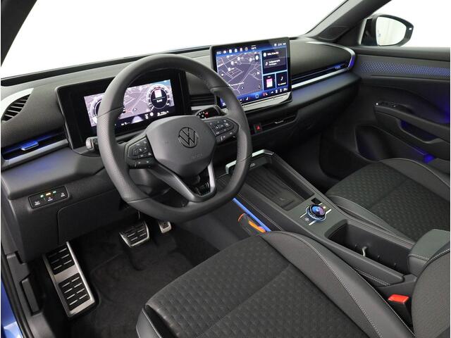 Volkswagen T-Roc R-Line First Edition 1.5 eTSI 110 kW / 150 pk DSG Black Style