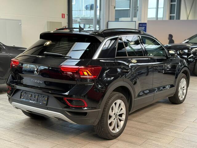 Volkswagen T-Roc 1.5 TSI Life Edition | AUTOMAAT | Adapt. Cruise | Clima | Camera | LED | Apple carplay // Android auto | Fabrieksgarantie t/m 03-2029 |