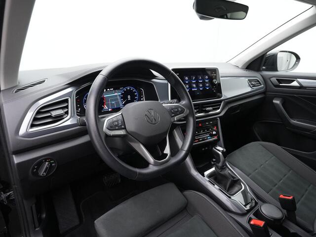 Volkswagen T-Roc 1.5 TSI 150 pk DSG Style | Trekhaak | Stoelverwarming | Navigatie | Massage