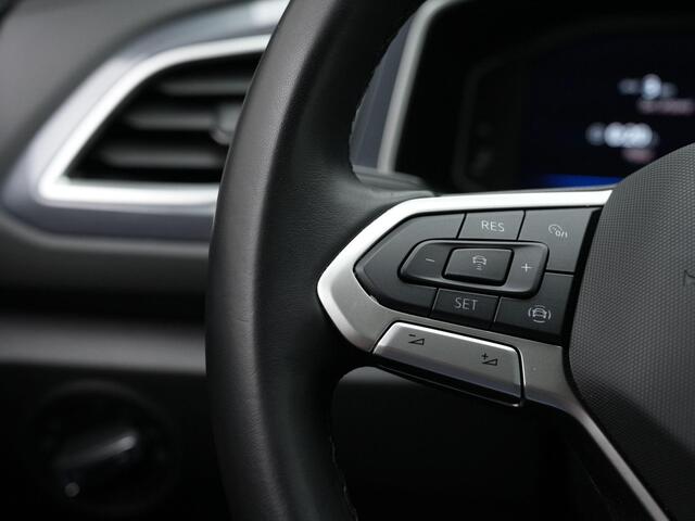 Volkswagen T-Roc 1.5 TSI 150 pk DSG Style | Trekhaak | Stuur-/stoelverwarming | Adaptive Cruise | Navigatie | Parkeersensoren voor/achter