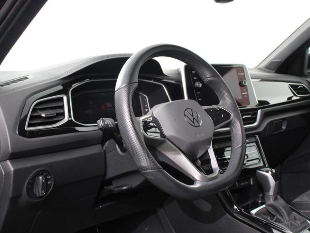 Volkswagen T-Roc 1.5 TSI 150pk DSG R-Line Navigatie Apple Carplay/Android Auto Parkeersensoren Camera Adaptive Cruise Control Elektrische achterklep Stoel- en stuurverwarming Climate Control Ledverlichting Virtual Cockpit