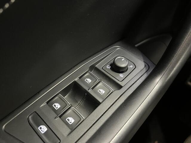 Volkswagen T-Roc 1.5 TSI R-Line Business Airco Navi Carplay PDC VA + Camera Adaptive Cruise Control Privacy Glass Full LED