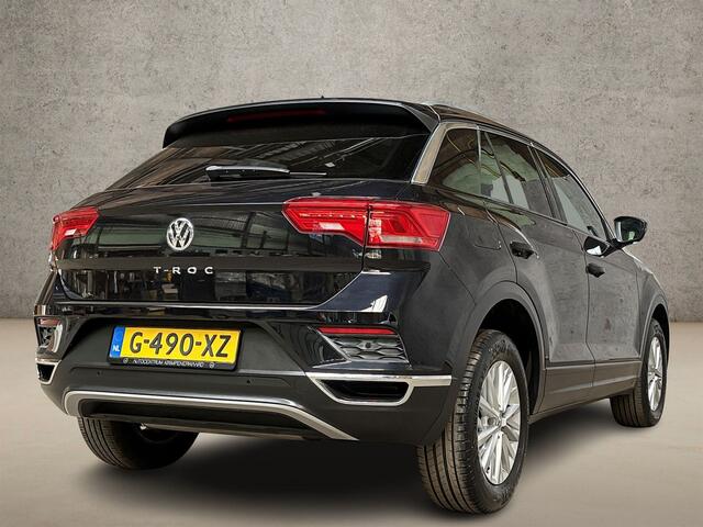 Volkswagen T-Roc 1.0 TSI Sport (PANORAMADAK, VIRTUAL COCKPIT, APPLE CARPLAY, GROOT NAVI, LED KOPLAMPEN, SPORTSTOELEN, ADAPTIVE CRUISE, PARKEERSENSOREN, NIEUWE APK, NIEUWSTAAT)