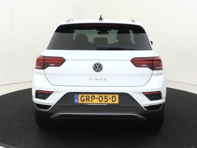 Volkswagen T-Roc 1.5 TSI Sport | Adaptieve cruise control | Dodehoek detectie | Keyless | Achteruitrijcamera | Navigatie | Digital cockpit Pro | Elektrische achterklep |