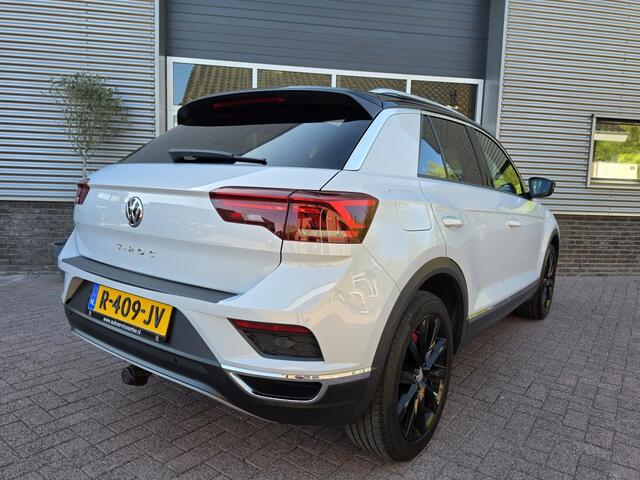 Volkswagen T-Roc | Pano dak | Carplay | Trekha 1.5 TSI Sport BnsR