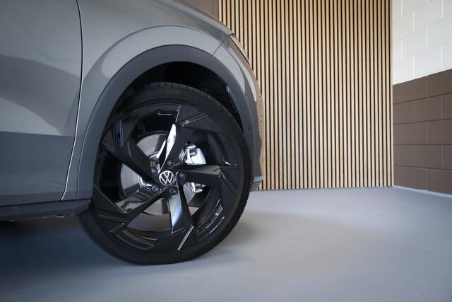 Volkswagen T-Roc 1.5 eTsi R-Line Black Style Pano/IQ.Light/Keyless/Camera/ACC/Elek. klep/20"/Trekhaak wegkl.