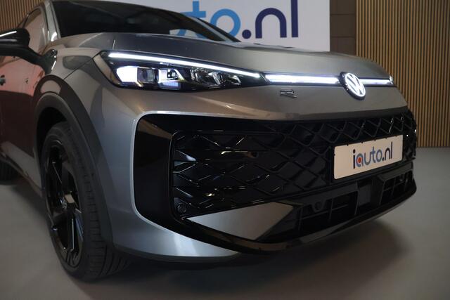 Volkswagen T-Roc 1.5 eTsi R-Line Black Style Pano/IQ.Light/Keyless/Camera/ACC/Elek. klep/20"/Trekhaak wegkl.