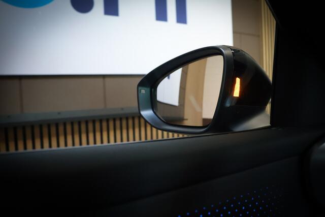 Volkswagen T-Roc 1.5 eTsi R-Line Black Style Pano/IQ.Light/Keyless/Camera/ACC/Elek. klep/20"/Trekhaak wegkl.