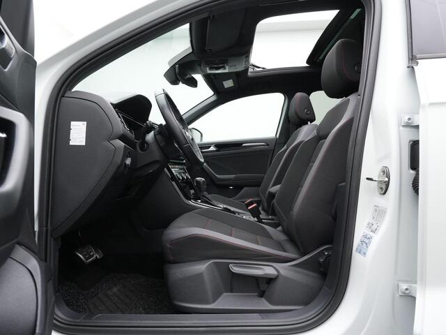 Volkswagen T-Roc 1.5 TSI 150 pk DSG Sport | Panoramadak | Achteruitrijcamera | Adaptive Cruise | Elektrische achterklep | Navigatie