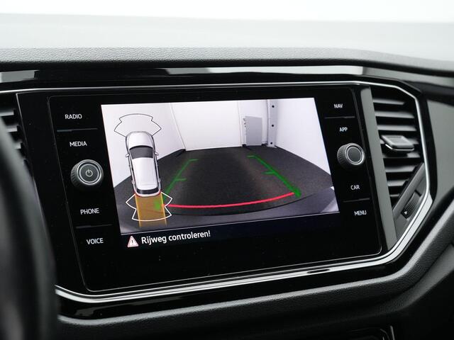 Volkswagen T-Roc 1.5 TSI 150 pk DSG Sport | Panoramadak | Achteruitrijcamera | Adaptive Cruise | Elektrische achterklep | Navigatie