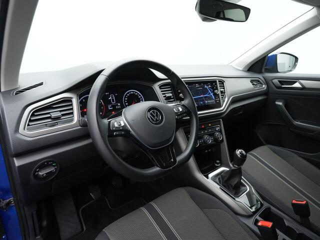 Volkswagen T-Roc 1.0 TSI 110 pk Style | Trekhaak | Adaptive Cruise | Navigatie | Parkeersensoren voor/achter | Carplay