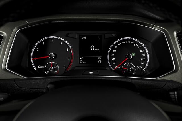 Volkswagen T-Roc 1.5 TSI 150 PK Style - Automaat | Adapt. Cruise | PDC | Camera | NAV+App. Connect | ECC | Afn. Trekhaak | LM 17" |