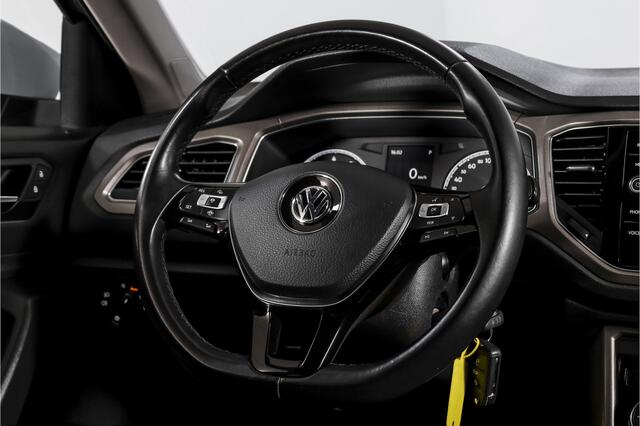 Volkswagen T-Roc 1.5 TSI 150 PK Style - Automaat | Adapt. Cruise | PDC | Camera | NAV+App. Connect | ECC | Afn. Trekhaak | LM 17" |