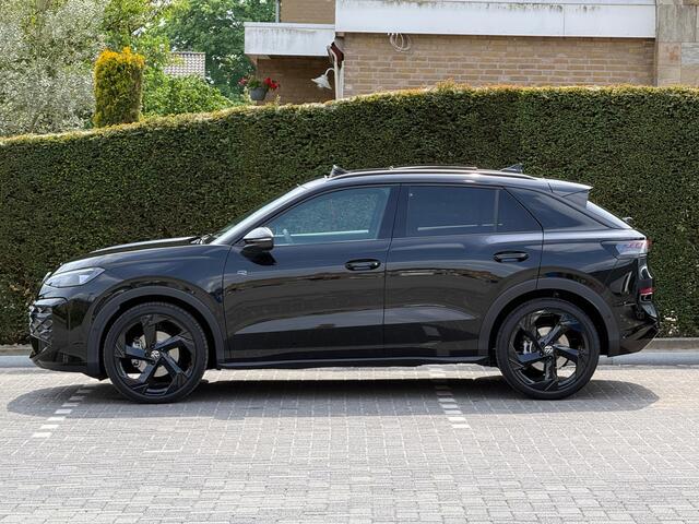 Volkswagen T-Roc 1.5 eTsi R-Line Trekhaak | Pano | 20"