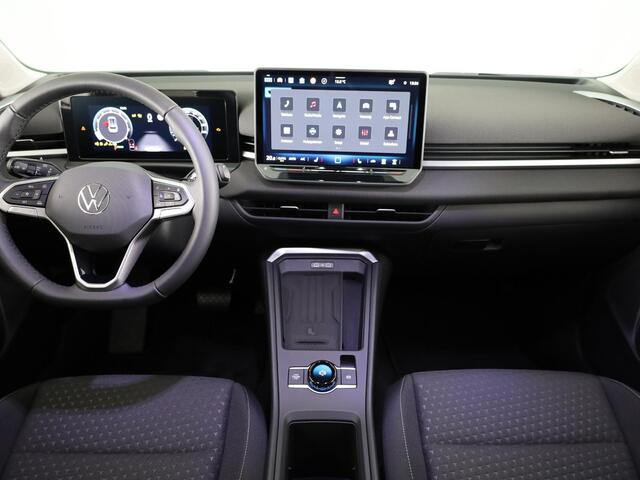 Volkswagen T-Roc Life First Edition 1.5 eTSI 85 kW / 116 PK SUV 7 v Achteruitrijcamera | Carplay