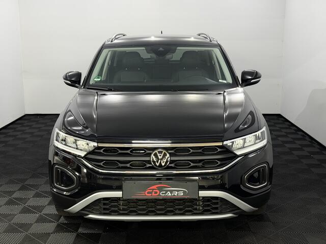 Volkswagen T-Roc 1.5 TSI Life Business Apple carplay, Parkeersensoren, Stoelverwarming, Virtual desk, Clima, Cruise control, A start stop
