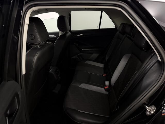Volkswagen T-Roc 1.5 TSI Life Business Apple carplay, Parkeersensoren, Stoelverwarming, Virtual desk, Clima, Cruise control, A start stop